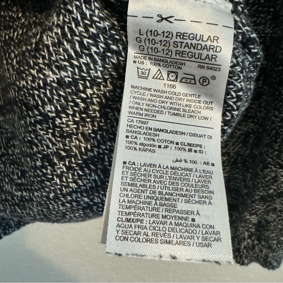 Bundle  - Tucker + Tate in Gray and Old Navy in Black & White. Size Boys… - Picture 16 of 16